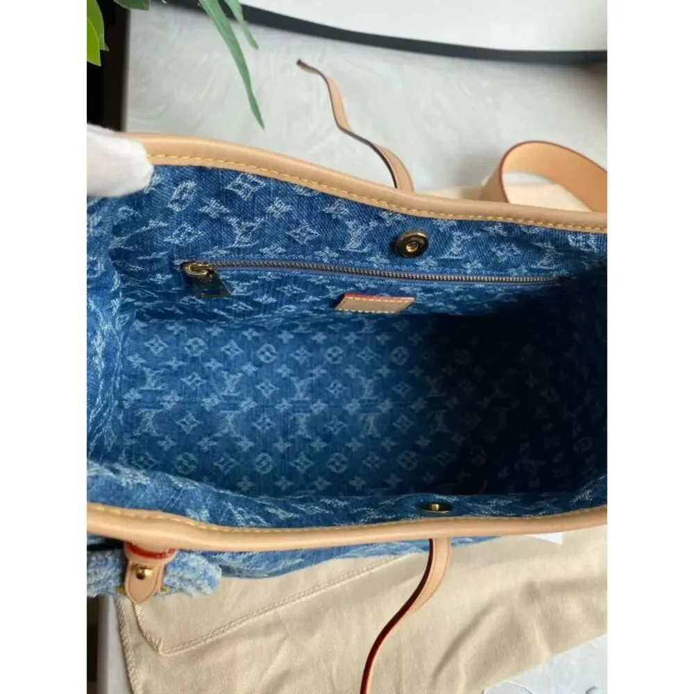 Louis Vuitton Women Pre-Loved Bag Very Good Condition
